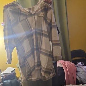 Lightweight Plaid Button-Up Shirt - Neutral Tones